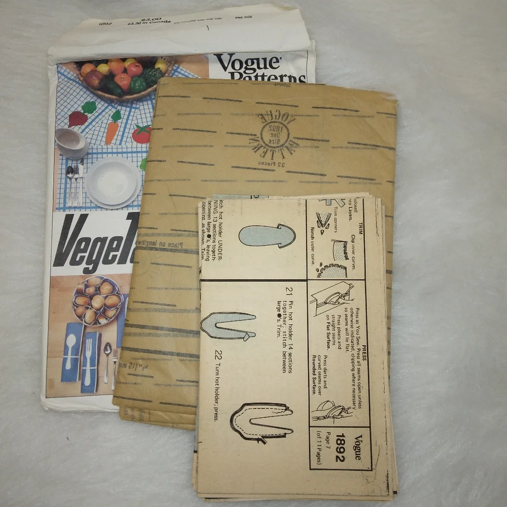 VOGUE Patterns 1892 VegeTablers Kitchen Accessories,  vintage